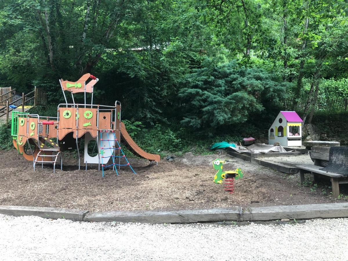 Camping Moulin De Chaules Saint-Constant Esterno foto