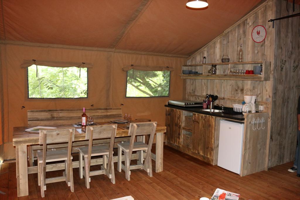 Camping Moulin De Chaules Saint-Constant Esterno foto